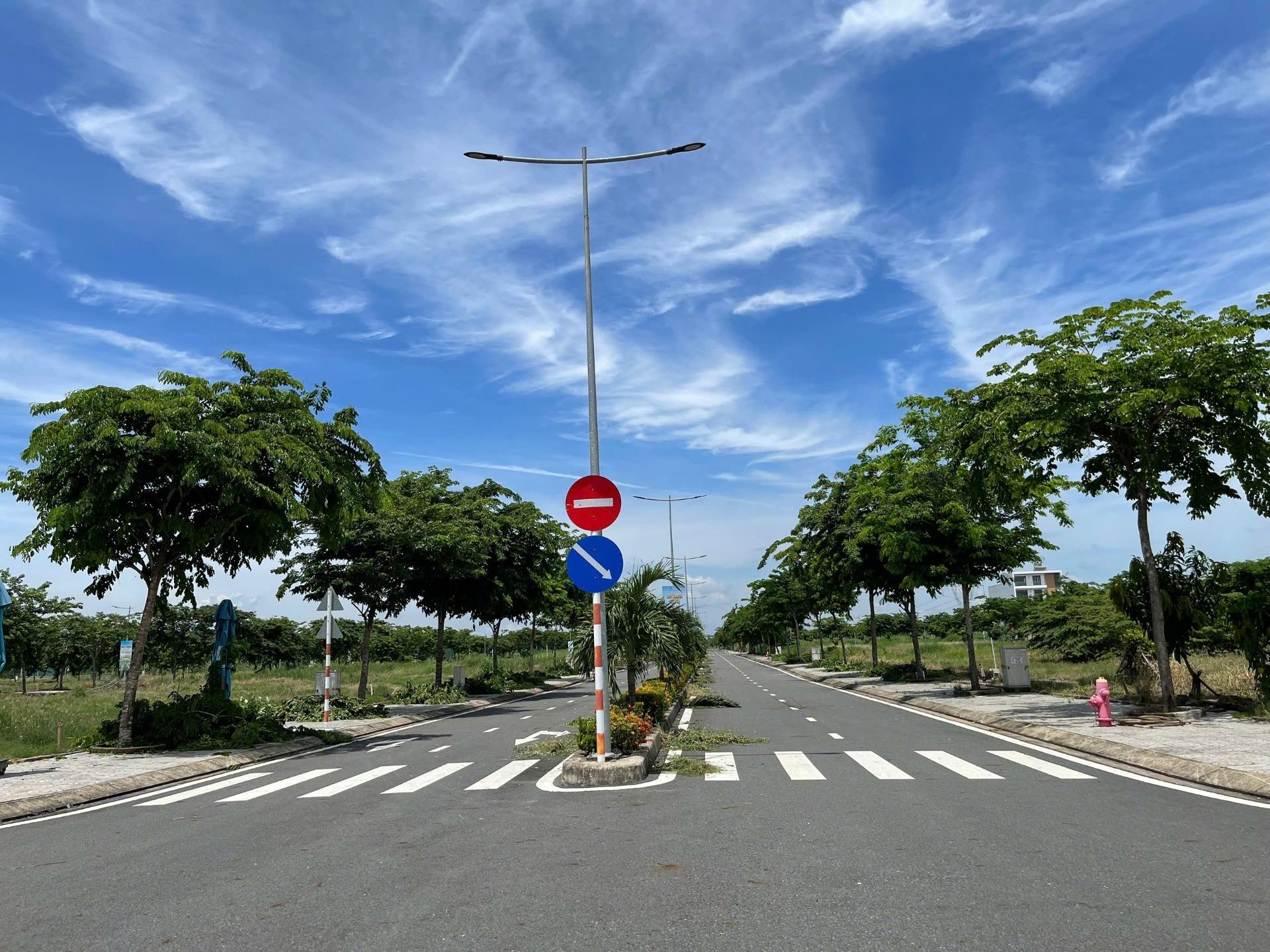 Cần bán ngay nền đất 90 m2, hướng Đông tại Đường 10 - Đức Hoà Đông - Đức Hòa - Long An, giá 2,7 tỷ