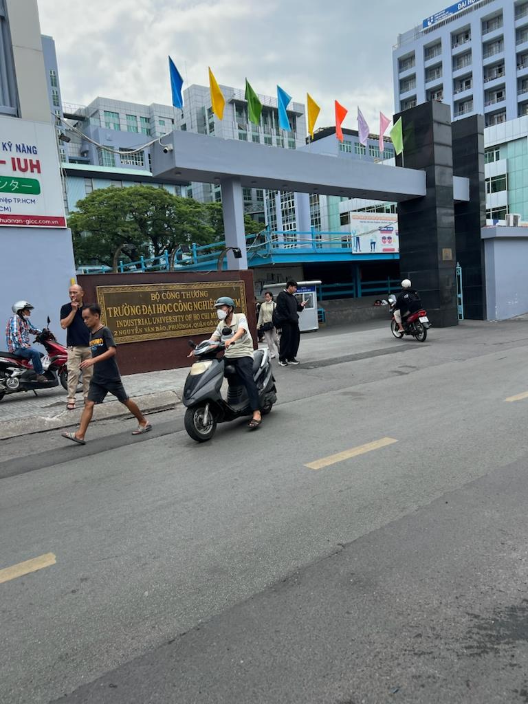 Bán gấp nhà sổ riêng 2 tầng, 28 m2, mặt tiền 3m tại Đường Nguyễn Văn Công - Gò Vấp, giá 3,25 tỷ