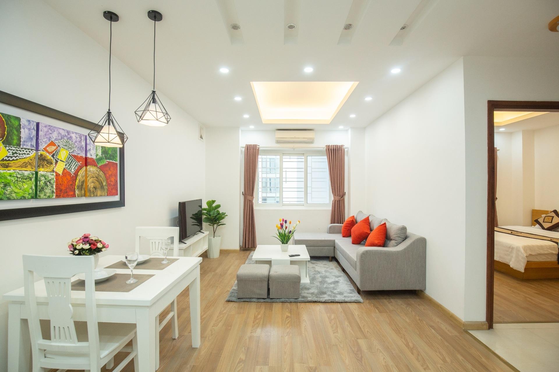 Căn hộ dịch vụ phố  Đào Tấn cho thuê căn 1 ngủ 60m2  . Giá thuê căn hộ từ 500usd -+700usd/tháng  