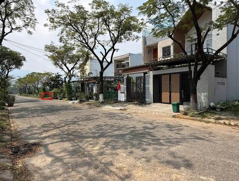 Chuyển nhượng lô đất sổ riêng 120 m2, hướng Nam tại Xã Hòa Ninh - Hòa Vang - Đà Nẵng, giá 1,98 tỷ