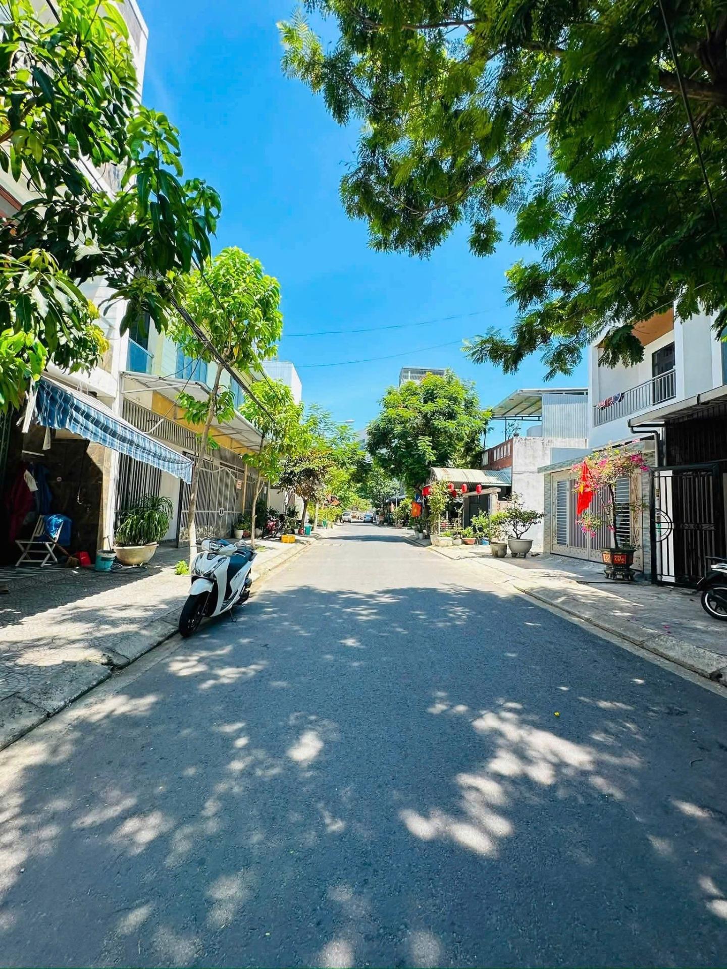 Bán gấp nền đất 90 m2, hướng Tây-Nam tại Phường Hòa Minh - Liên Chiểu - Đà Nẵng, giá 5,59 tỷ
