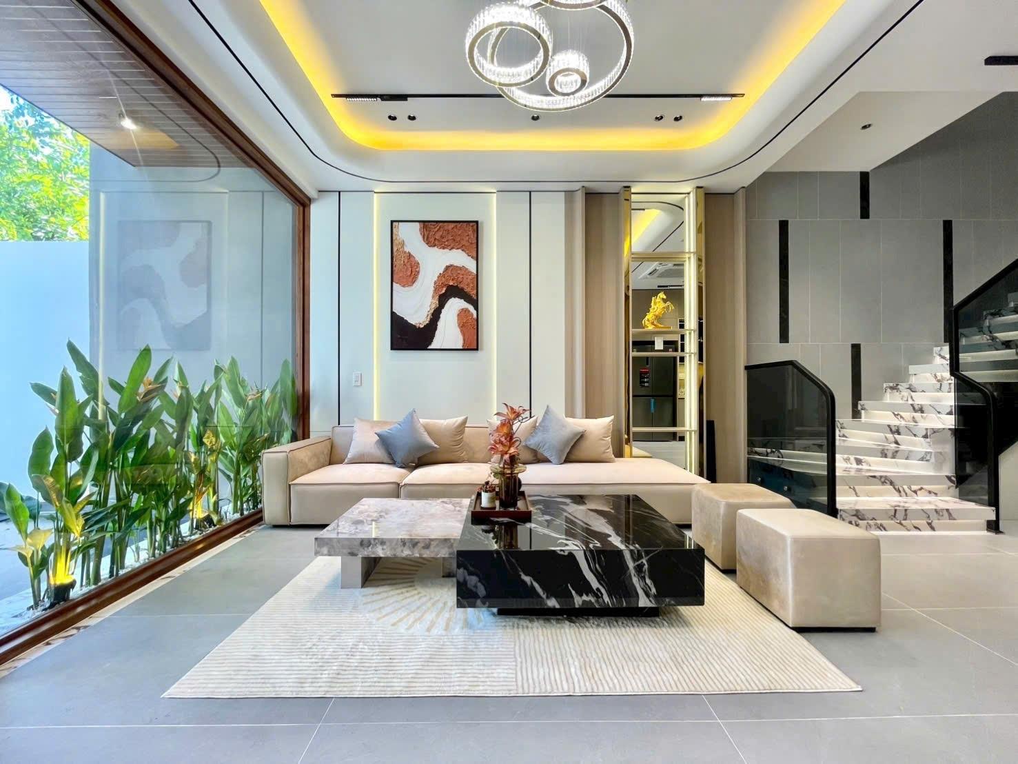 Sở hữu ngay nhà 100 m2, hướng Tây-Bắc tại Phường Hòa Xuân - Cẩm Lệ - Đà Nẵng, giá 8,8 tỷ