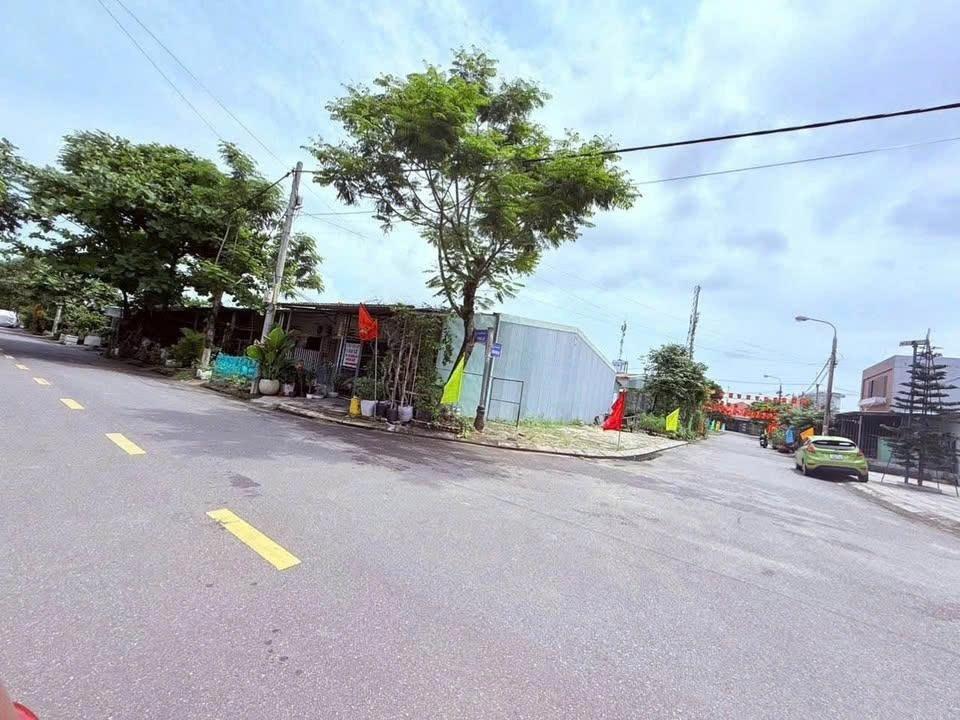 Bán nhanh nền đất 100 m2 tại Đường Trịnh Khắc Lập - Hòa Hiệp Nam - Liên Chiểu - Đà Nẵng, giá 5 tỷ
