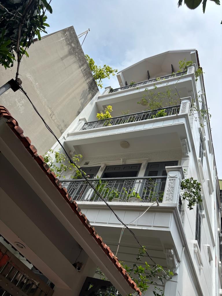 Cần bán ngay nhà 50 m2 tại Đường Đội Cấn - Ngọc Hà - Ba Đình - Hà Nội, giá 9,8 tỷ