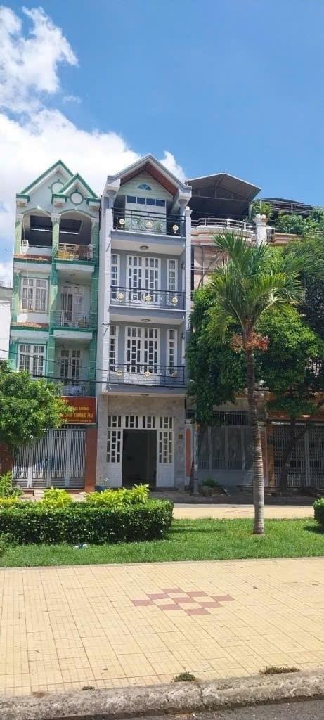 Bán nhanh nhà mặt phố đẹp 80 m2 tại Phường Tân Sơn Nhì - Tân Phú - TP Hồ Chí Minh, giá 16,9 tỷ