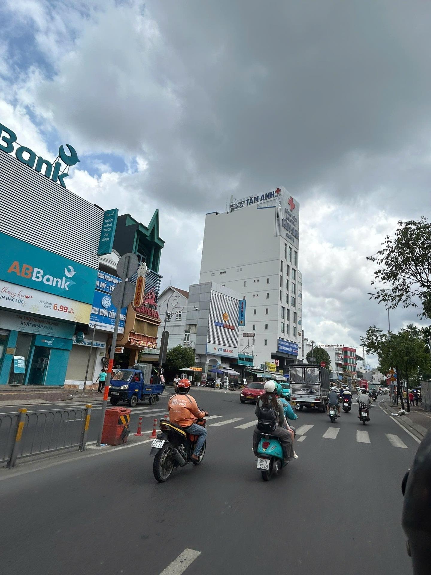 Bán nhà mặt phố đẹp 88 m2 tại Đường Phạm Hùng - 10 - Quận 8 - TP Hồ Chí Minh, giá 16,6 tỷ