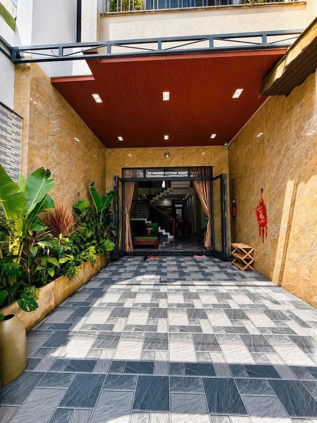 Bán nhanh nhà sổ riêng 81 m2, hướng Tây-Nam tại Phường Hòa Khánh Bắc - Liên Chiểu, giá 6,35 tỷ