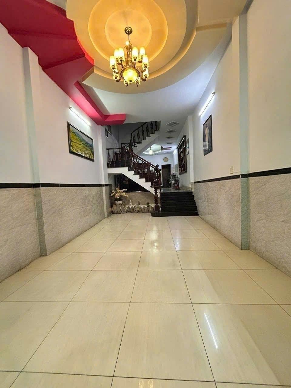 Cần bán nhanh nhà mặt phố 96 m2, hướng Bắc tại Phường 11 - Gò Vấp - TP Hồ Chí Minh, giá 11,9 tỷ