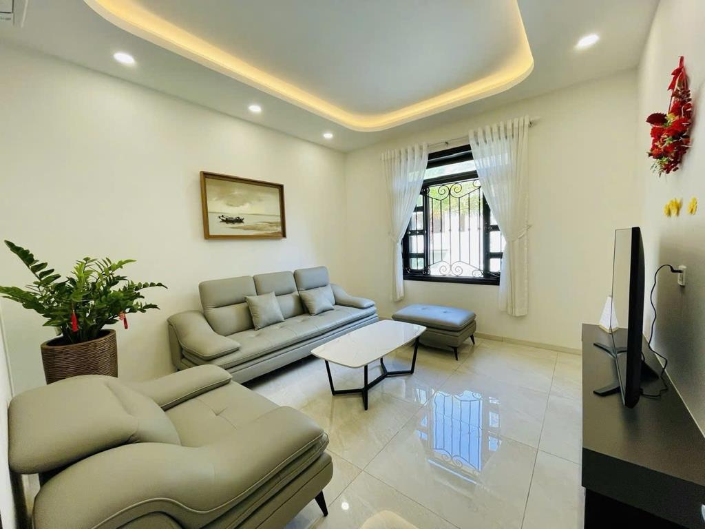 Cho thuê gấp nhà biệt thự liền lề 350 m2 tại Thành phố Nha Trang - Khánh Hòa, giá 45 tr/tháng