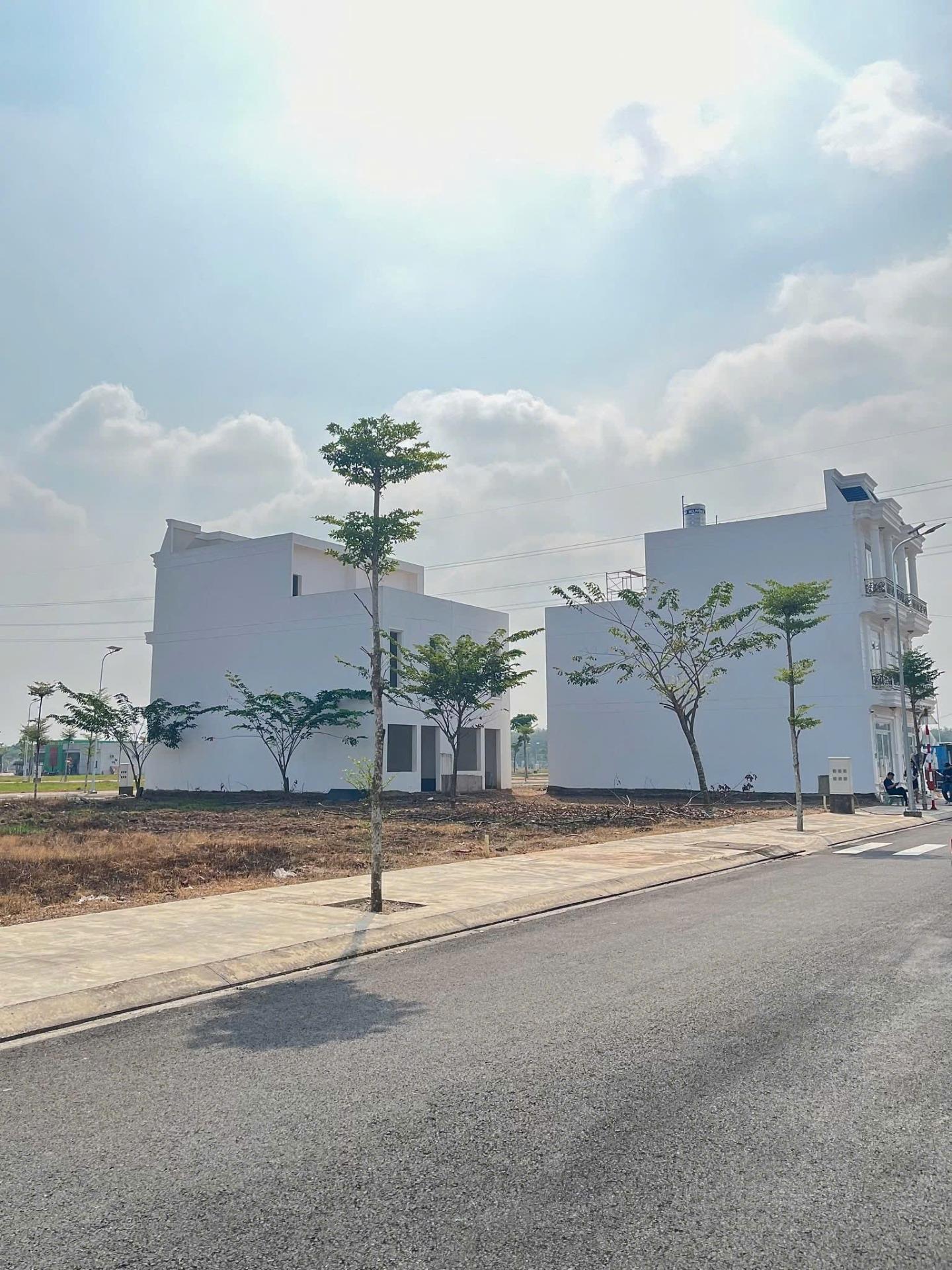 Sở hữu ngay đất dự án 80 m2 tại Xã Phước Hòa - Phú Giáo - Bình Dương, giá 13 tỷ