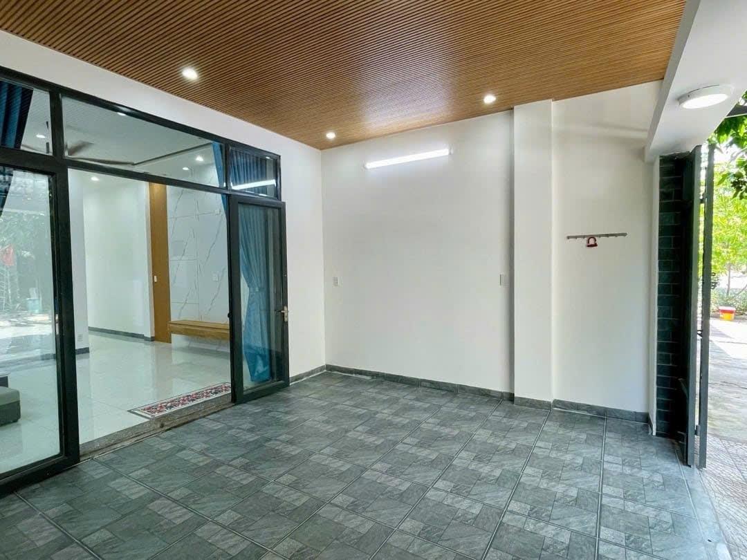 Chuyển nhượng nhà sổ riêng 112 m2, hướng Tây-Nam tại Phường Hòa Minh - Liên Chiểu, giá 5,3 tỷ