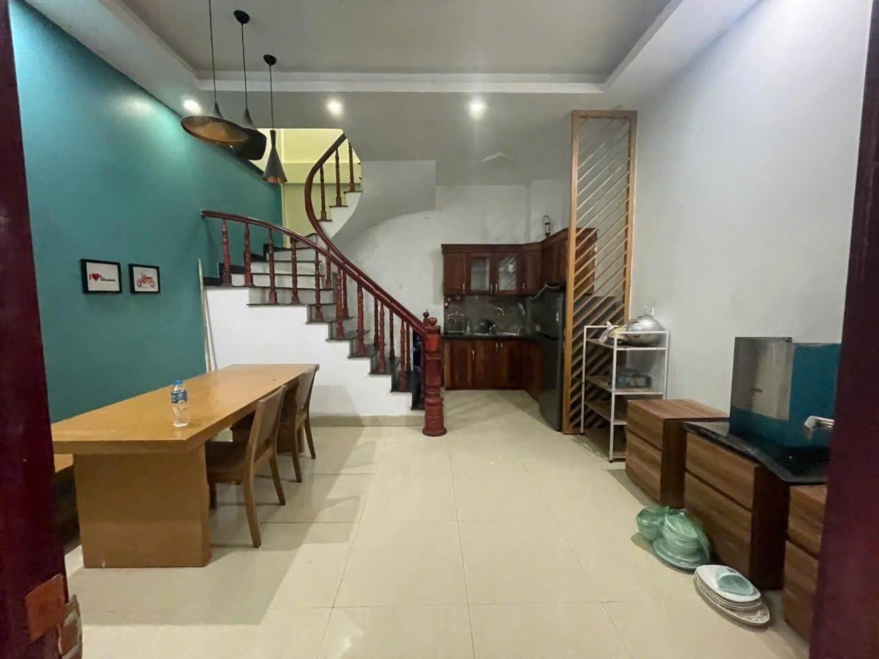 Cho thuê nhà sổ hồng riêng tại Đường Nguyễn Đức Cảnh - Hoàng Mai, 32 m2, giá 12 tr/tháng