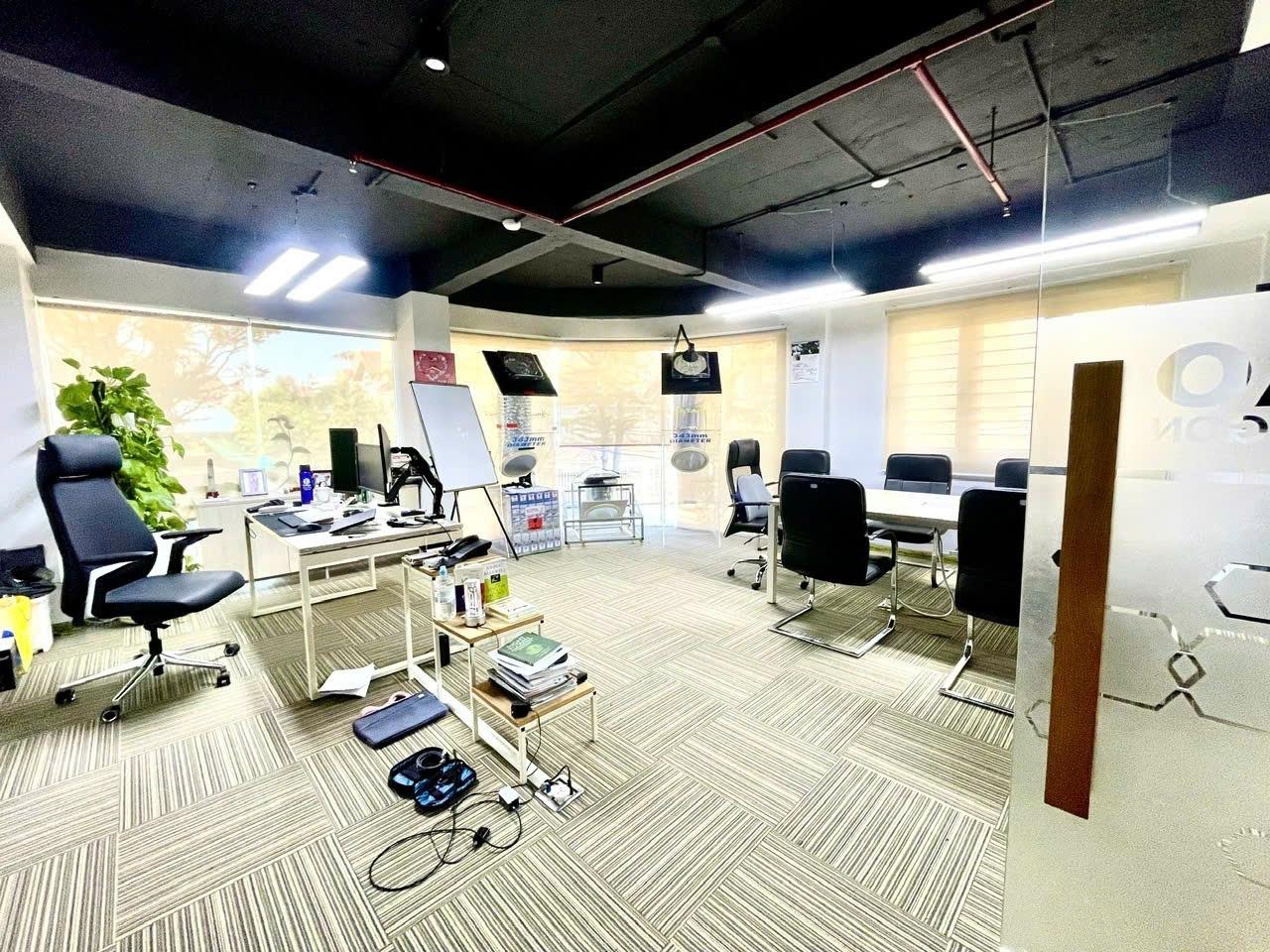 Cho thuê MB Văn phòng Kinh doanh ngay Vòng Xoay Trung Sơn - Đường Số 3 DT 200m2 có tách lẻ lầu