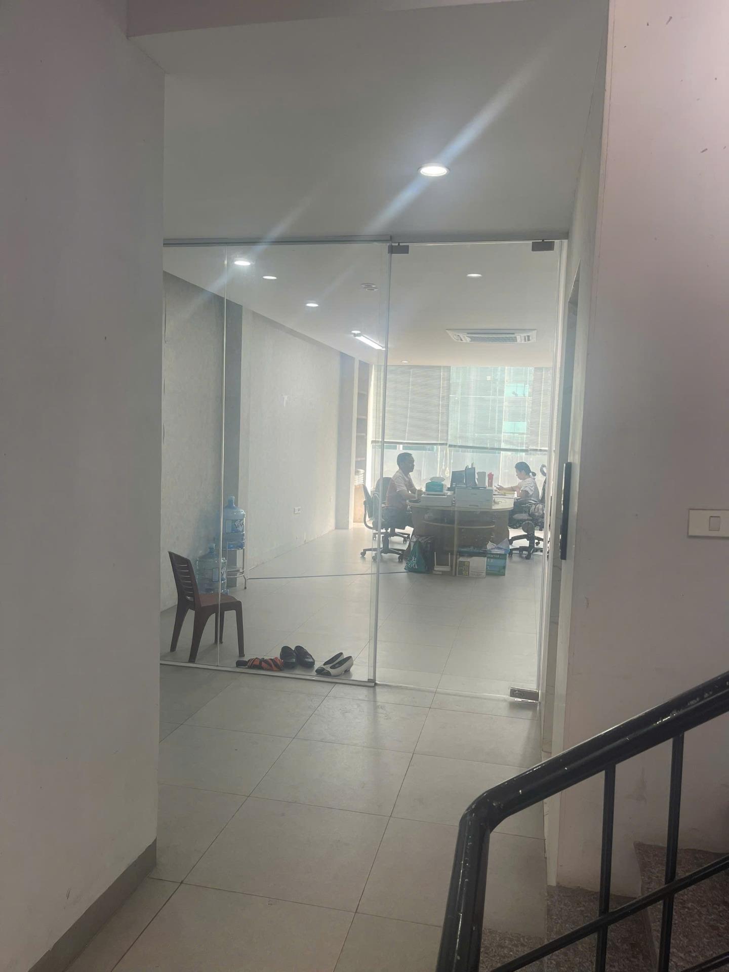 Thuê ngay biệt thự siêu đẹp 65 m2 tại đường Trung Văn - Nam Từ Liêm - Hà Nội, giá 6 triệu/tháng