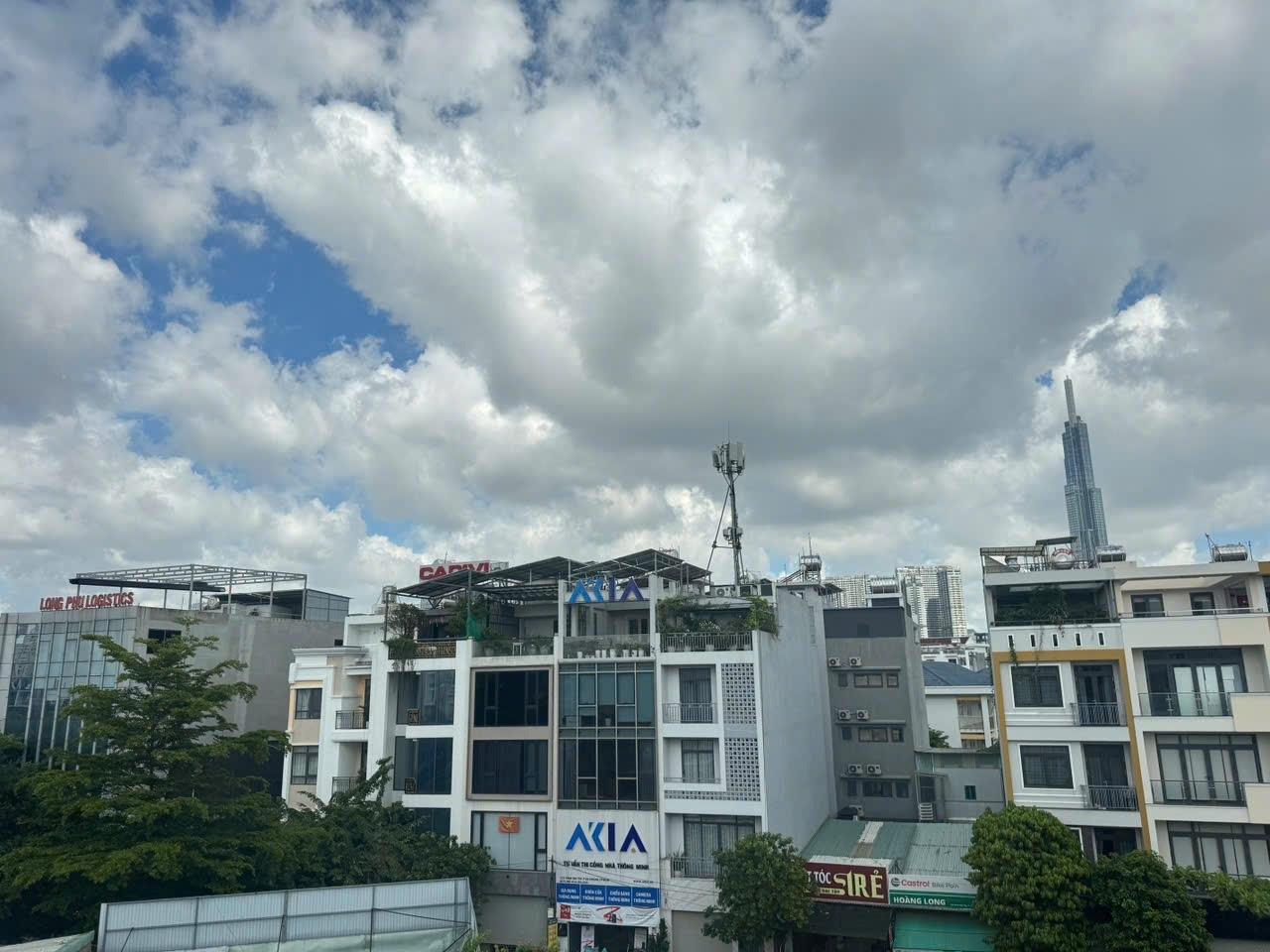 Chuyển nhượng nhà sổ riêng 101 m2 tại Đường Song Hành - An Phú - Quận 2, giá 24 tỷ