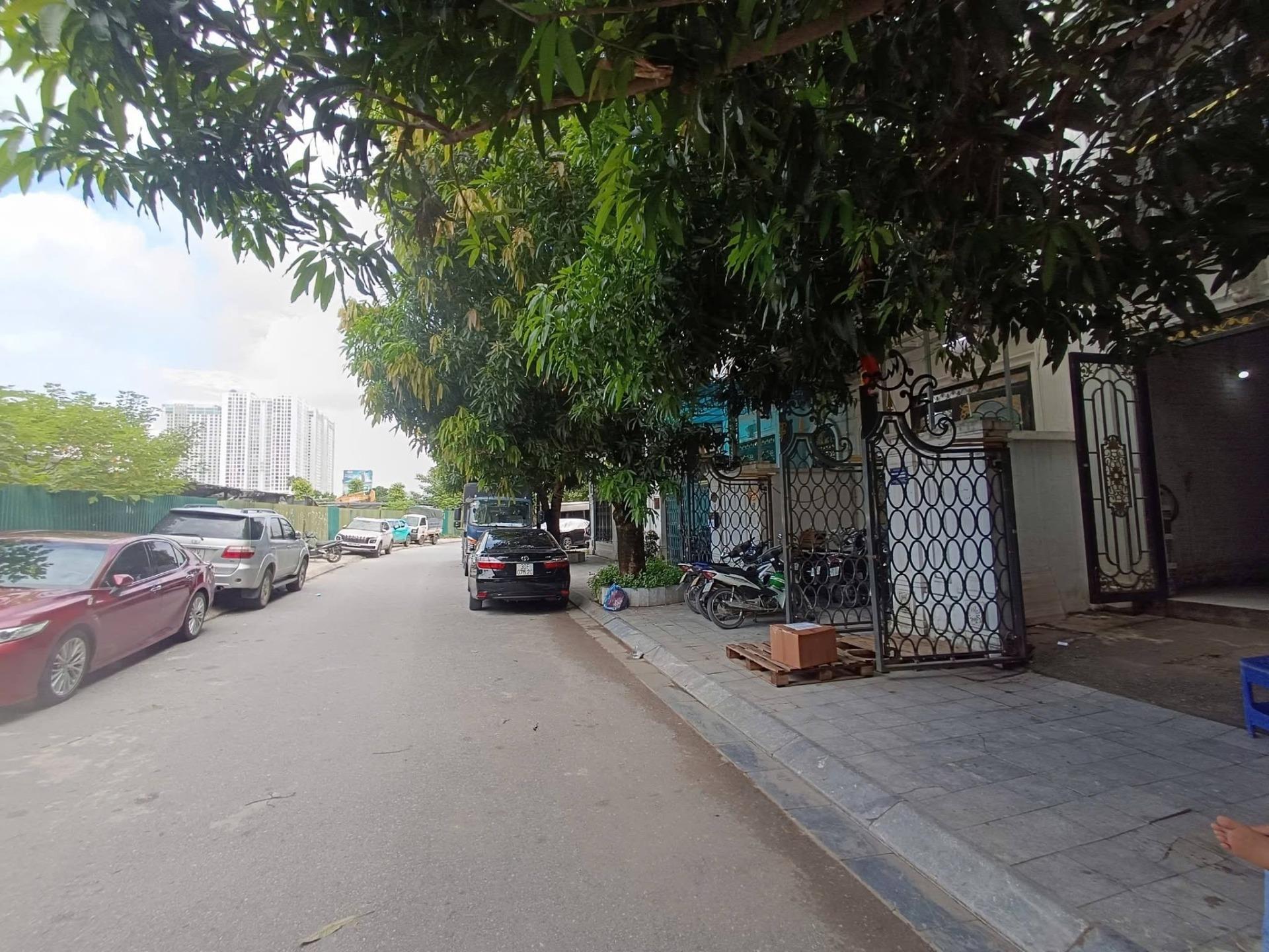 Cần bán gấp căn nhà riêng 75 m2 tại Đường Vành Đai 3 - Đại Kim - Hoàng Mai - Hà Nội, giá 27 tỷ
