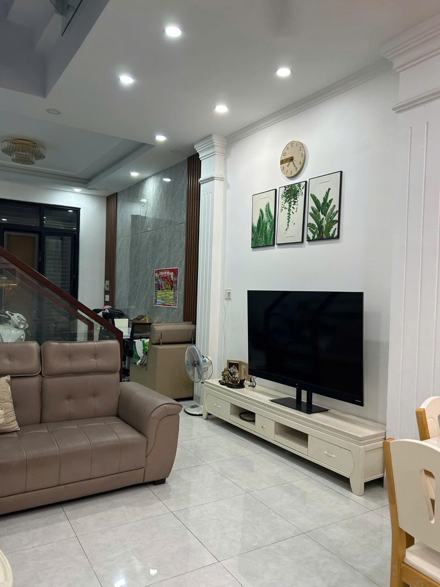 Thuê ngay nhà riêng sổ đỏ tại Đường Phạm Đăng Giảng - Bình Tân, 171 m2, giá 17 triệu/tháng