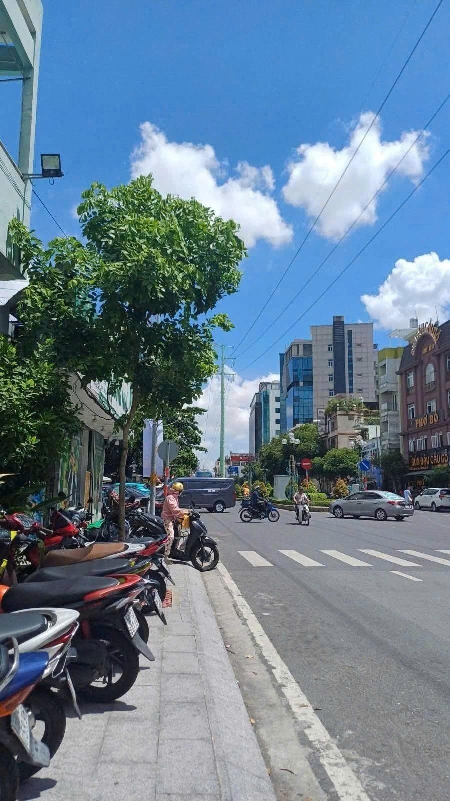 Bán nhanh mảnh đất 107 m2 tại Đường Phan Xích Long - An Khê - Thanh Khê - Đà Nẵng, giá 6,8 tỷ