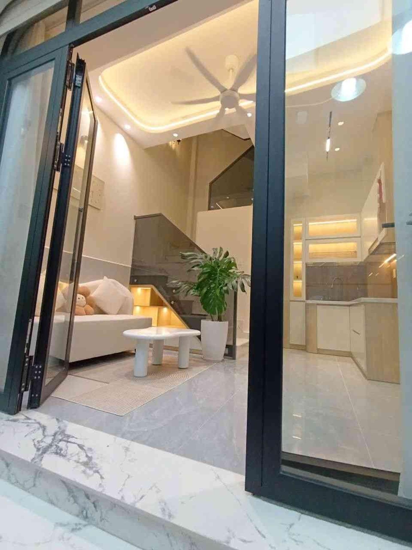 Cần bán gấp căn nhà riêng 20 m2, hướng Tây-Bắc tại Phường Hiệp Tân - Tân Phú, giá 4,25 tỷ