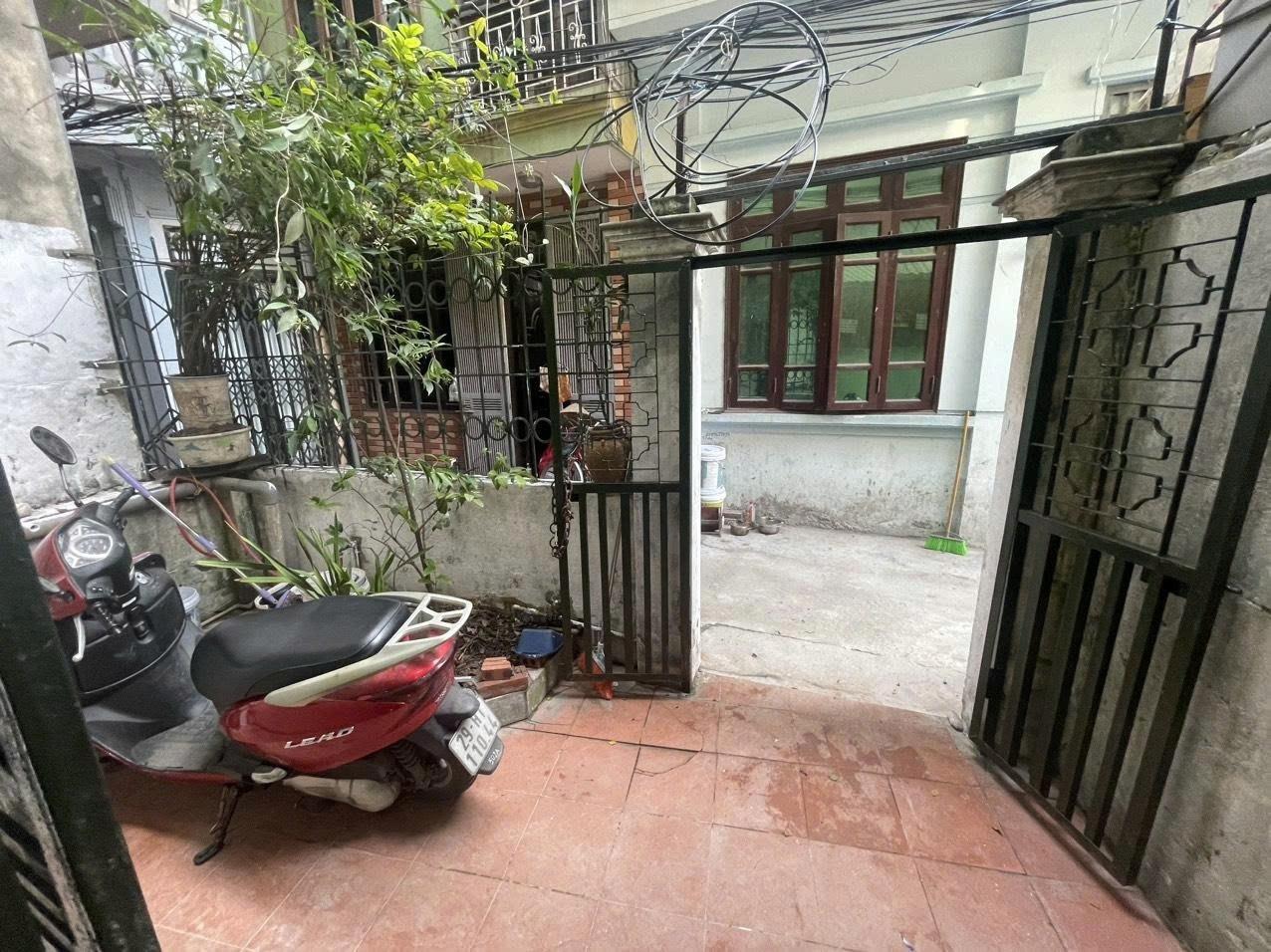 Cho thuê gấp nhà đẹp tại Đường Hoàng Mai - Hoàng Văn Thụ - Hoàng Mai, 60 m2, giá 8 triệu/tháng