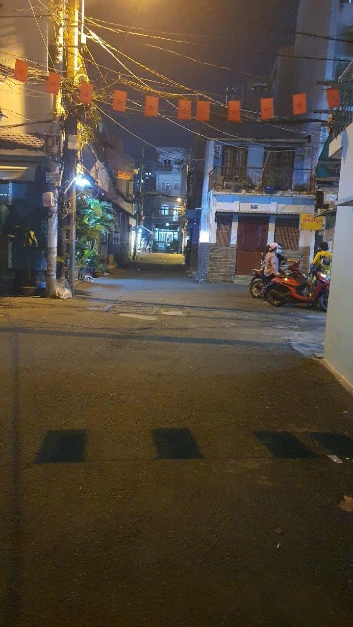 Bán gấp nhà riêng 13 m2 tại Phường 13 - Quận 6 - TP Hồ Chí Minh, giá 2,7 tỷ