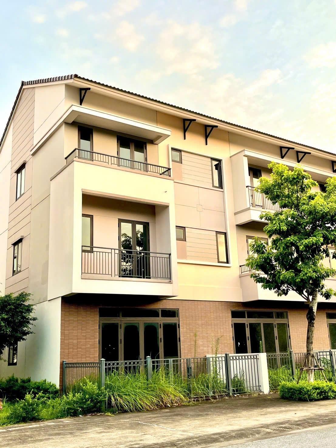 Cần bán nhanh nhà phố thương mại shophouse 90 m2, giá rẻ tại Đường Hữu Nghị - Từ Sơn - Bắc Ninh