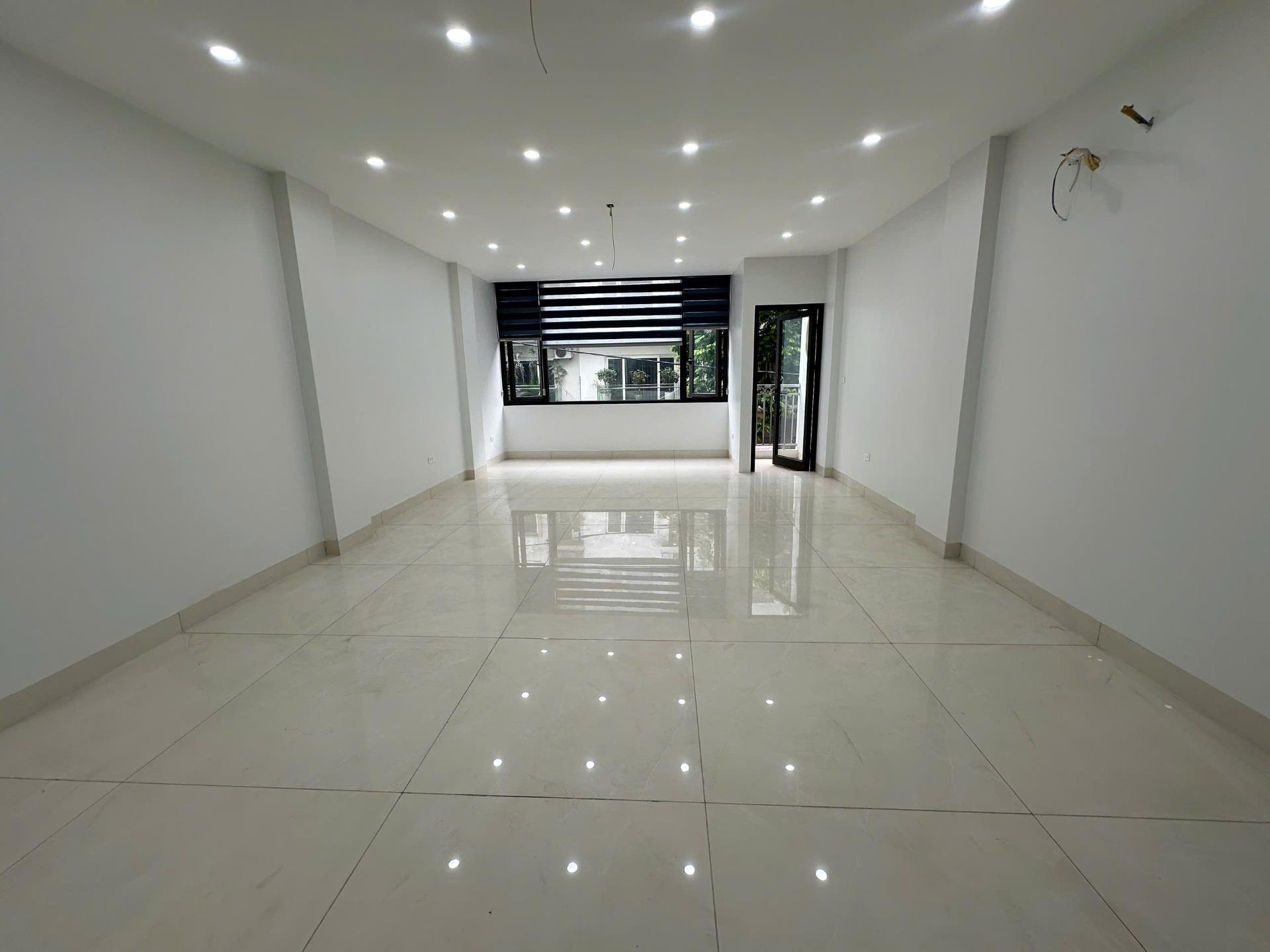 Cho thuê văn phòng tại Thanh Bình- Mỗ Lao, diện tích 50 m2/tầng, sàn thông như ảnh