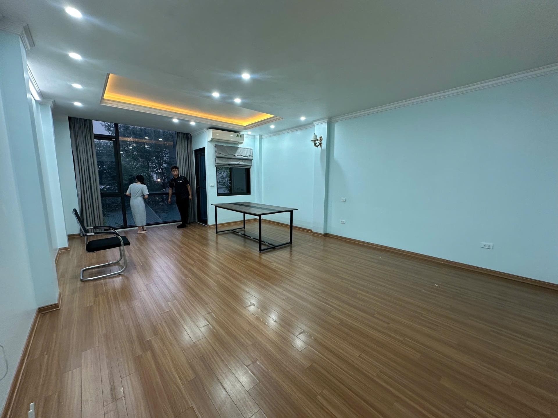 Cho thuê văn phòng dịch vụ Vạn Phúc, 50 m2/tầng, sàn thông giá chỉ 6 tr/tháng