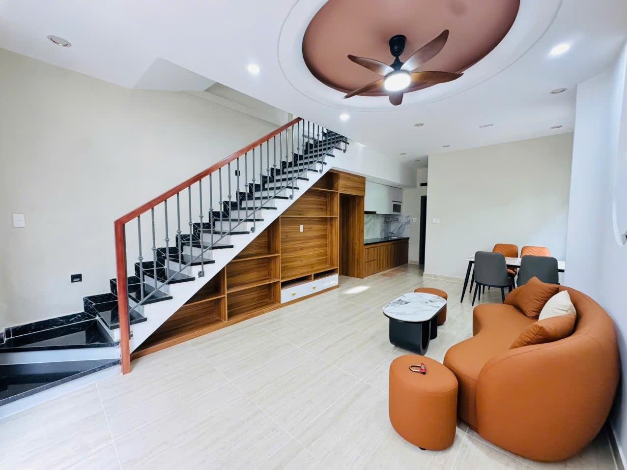 Chuyển nhượng nhà sổ riêng 45 m2 tại Đường Thiên Phước - 9 - Tân Bình, giá 6,38 tỷ