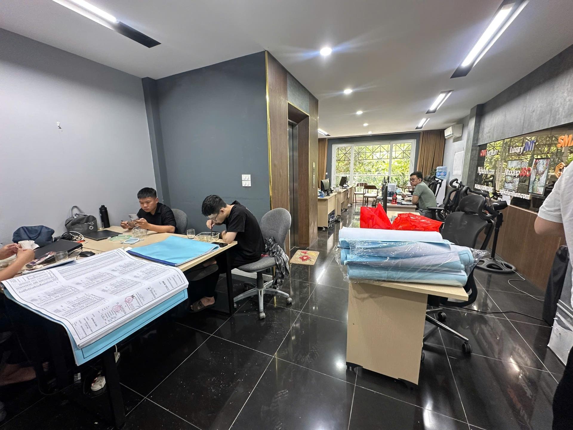Cho thuê văn phòng Làng Việt Kiều Châu Âu, 60 m2/tầng thông sàn