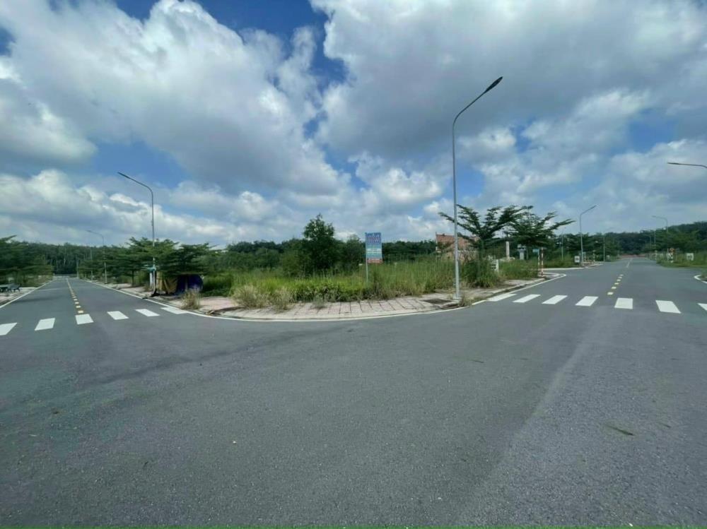 Sở hữu ngay lô đất sổ riêng 340,3999938964844 m2 tại Quận 9 - TP Hồ Chí Minh, giá 15,7 tỷ