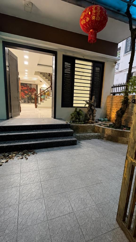 Cho thuê căn liền kề 4 tầng, 106 m2 tại Đường Ô Cách - Long Biên - Hà Nội, giá 25 tr/tháng