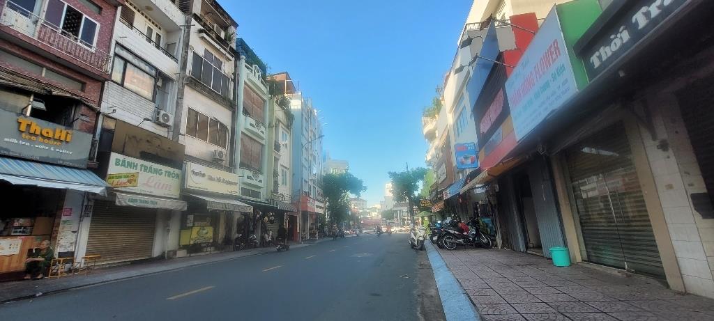 Sở hữu nhà mặt tiền 2 tầng, 42 m2, mặt tiền 10m tại Đường Huỳnh Văn Bánh - Phú Nhuận, giá 10,5 tỷ