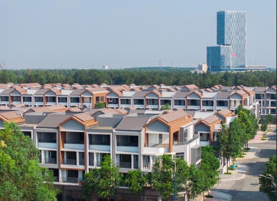 Cho thuê gấp nhà phố shophouse 95 m2 tại Đường Lê Hoàn - Thủ Dầu Một - Bình Dương, giá 8 tr/tháng