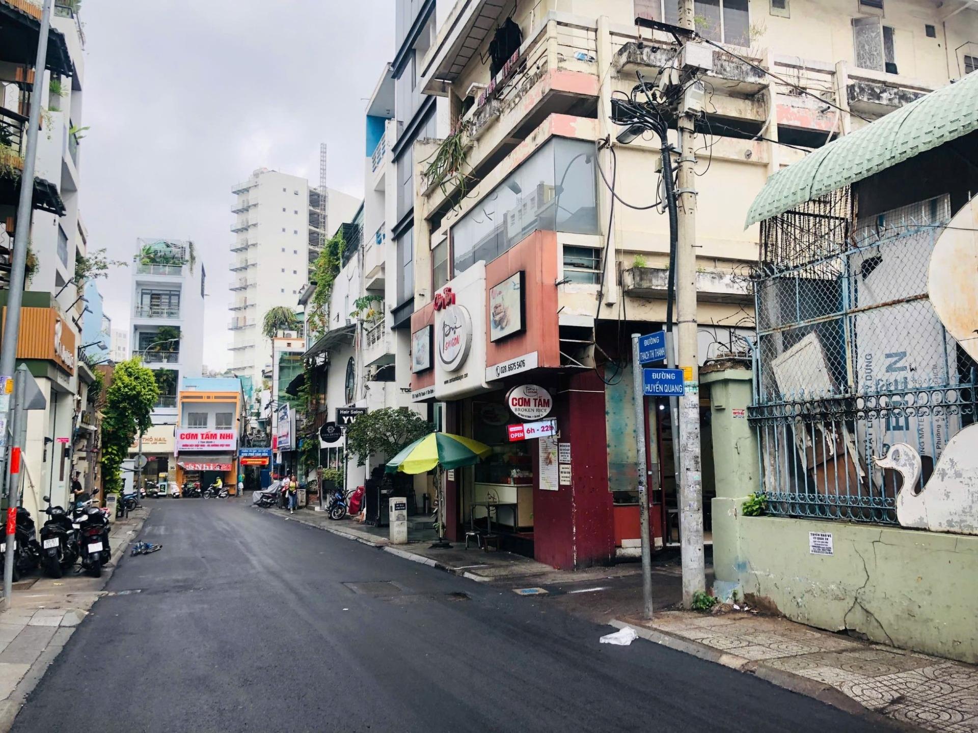 Sở hữu ngay nhà riêng sổ đỏ 33,5 m2, hướng Đông-Nam tại Đường Huyền Quang - Quận 1, giá 11,5 tỷ