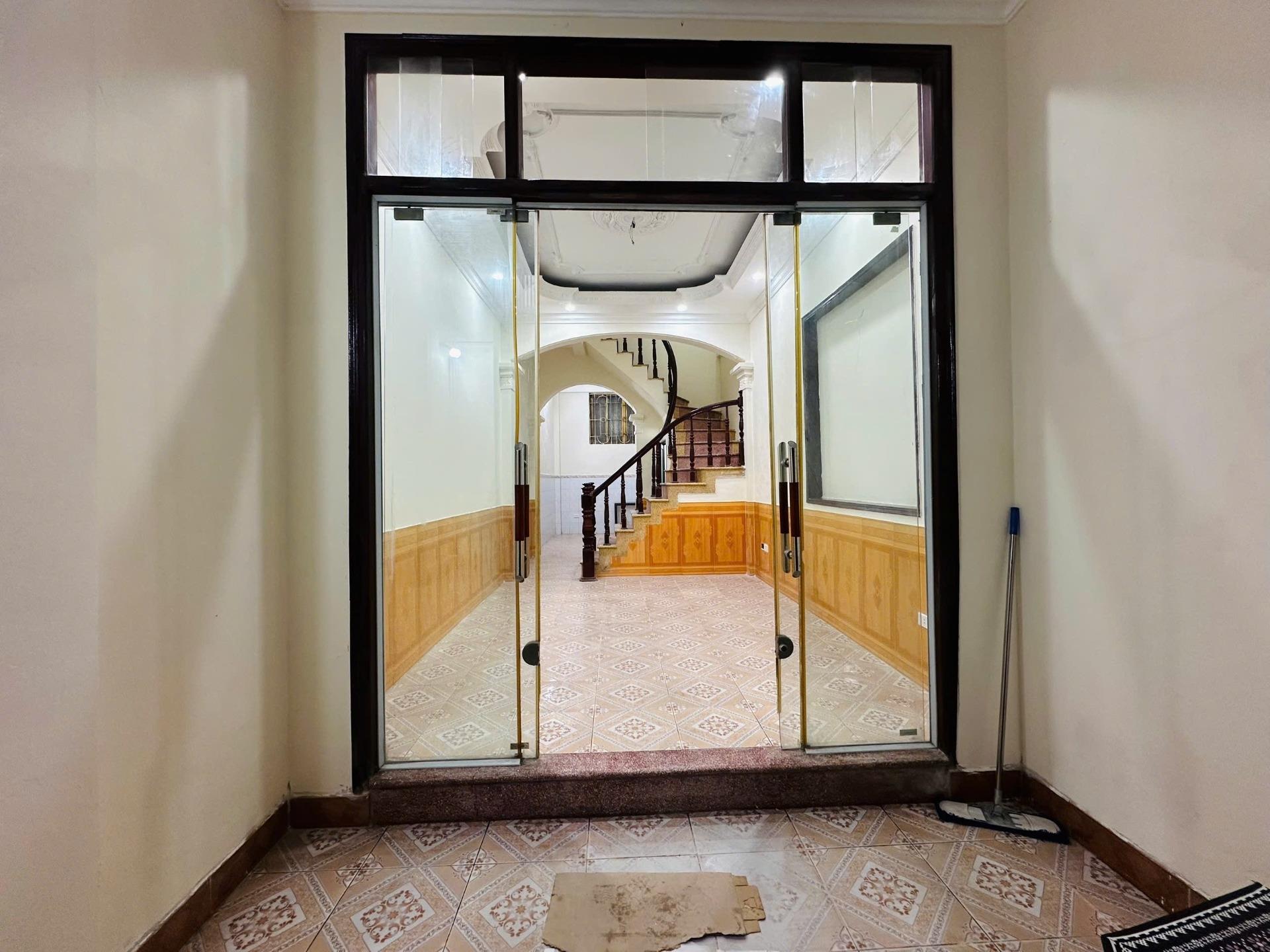 Cho thuê gấp nhà shr tại Phường Hoàng Liệt - Hoàng Mai - Hà Nội, 140 m2, giá 14,5 tr/tháng