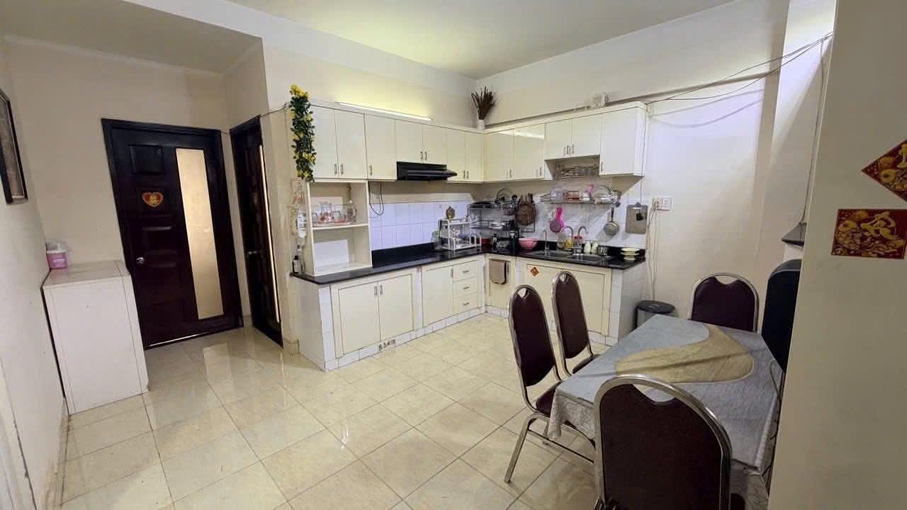 Cho thuê gấp căn hộ chung cư 70 m2 tại Đường Trần Quốc Thảo - Quận 3, giá 8 tr/tháng