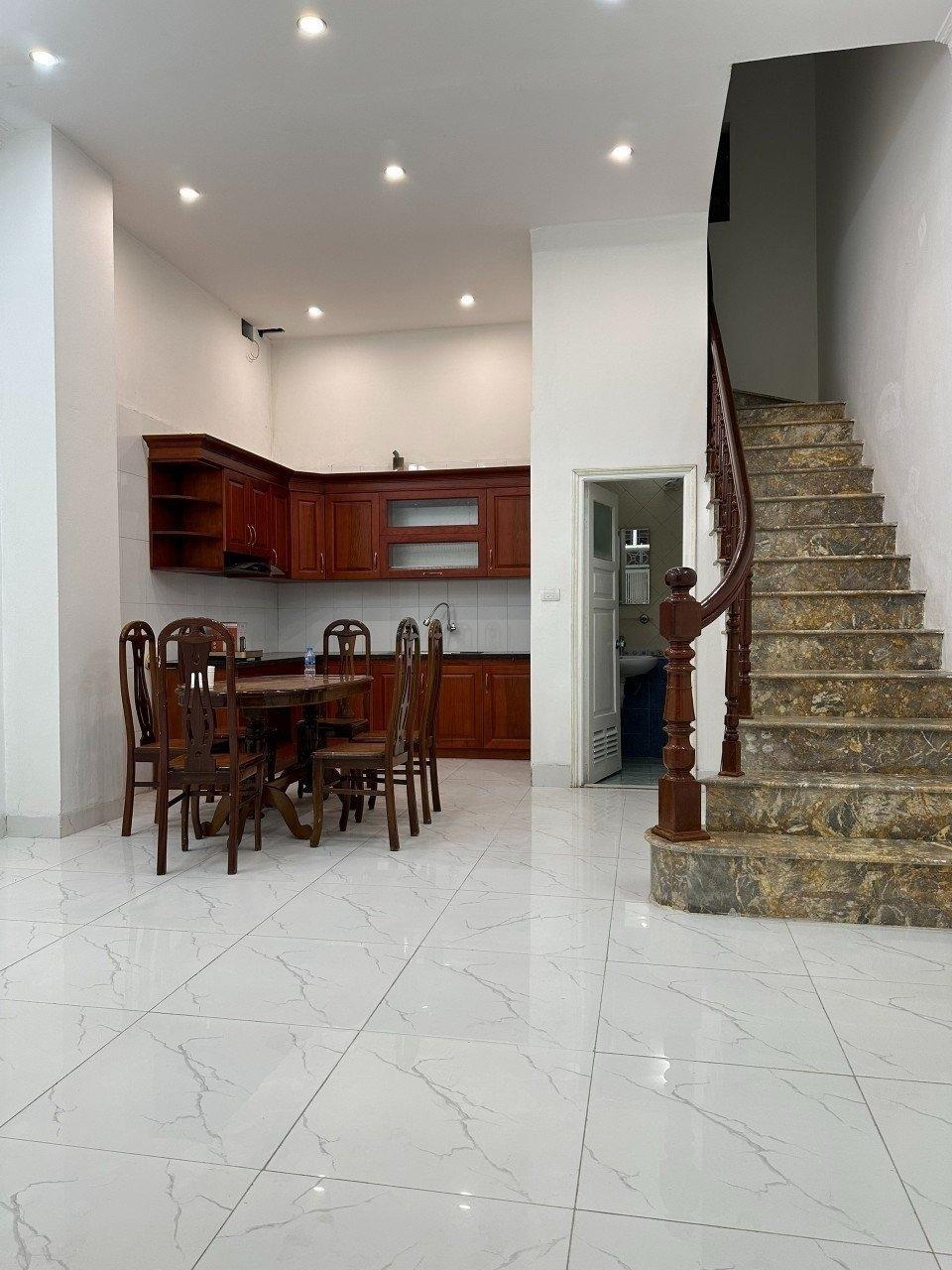 Cần cho thuê gấp nhà sổ riêng tại Đường Nguyễn Trãi - Thanh Xuân, 50 m2, giá 14 triệu/tháng