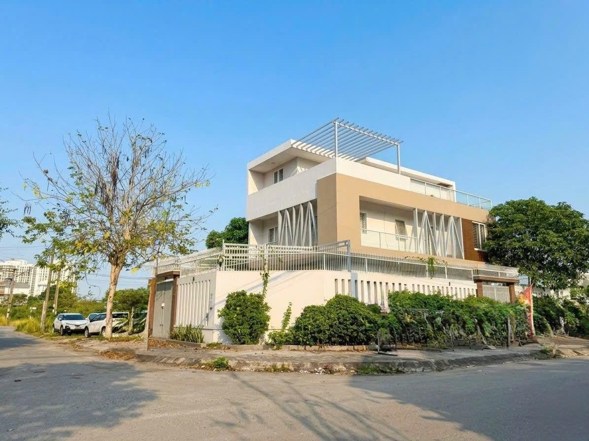 Bán nhanh nhà mặt phố đẹp 285 m2 tại Phường Phước Long B - Quận 9 - TP Hồ Chí Minh, giá 30 tỷ