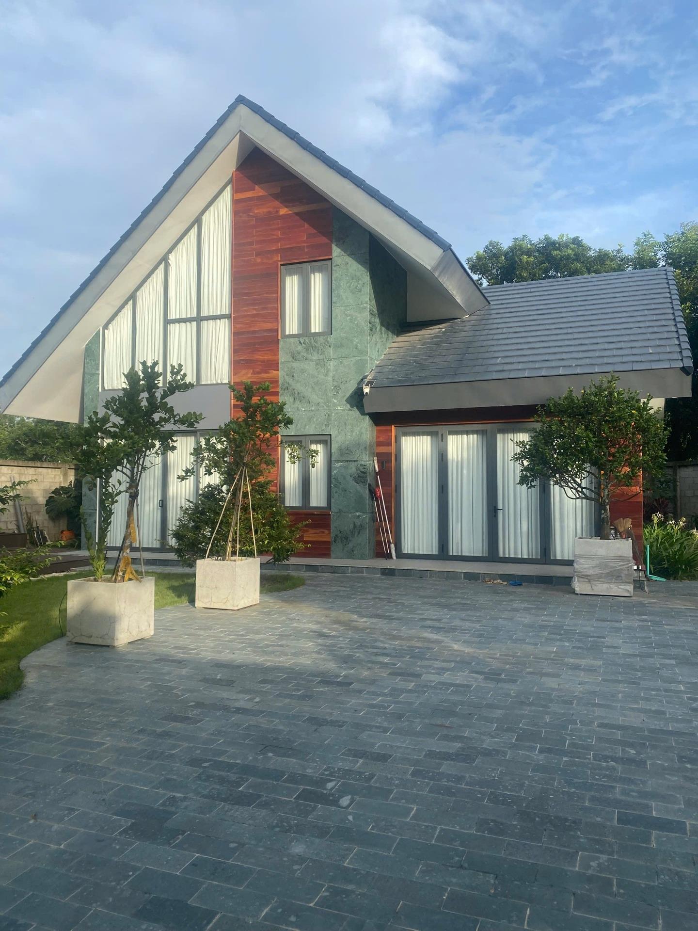 Cần bán nhà đẹp 733 m2, hướng Đông-Nam tại Xã Phước Tân - Biên Hòa - Đồng Nai, giá 9,6 tỷ