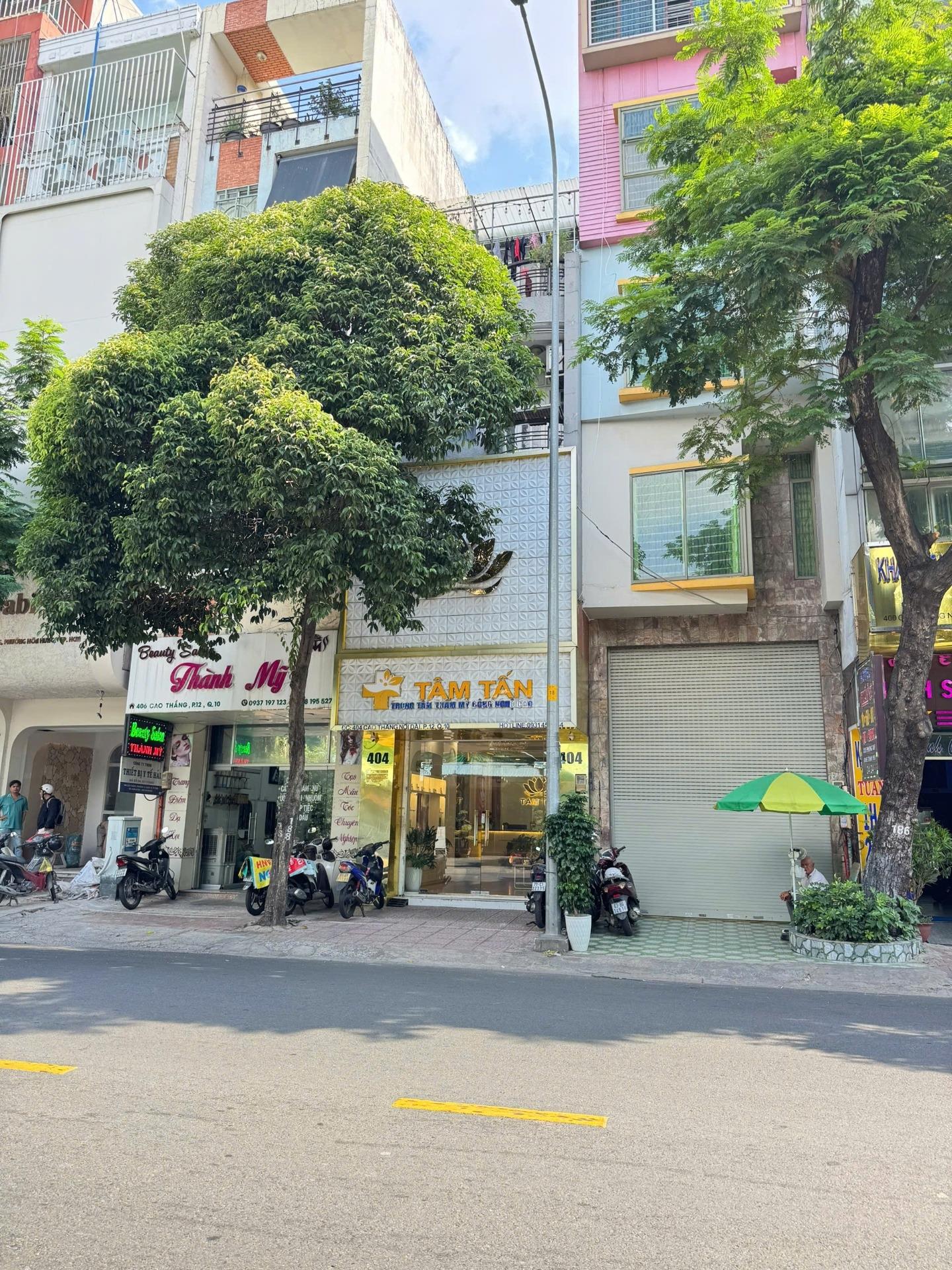 Cần bán nhà mặt tiền 64 m2, hướng Nam tại Đường Cao Thắng - 12 - Quận 10, giá 30,5 tỷ