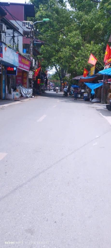 Cần cho thuê gấp nhà mặt phố đẹp tại Thị trấn Cầu Diễn - Nam Từ Liêm, 2100 m2, giá 225 triệu/tháng