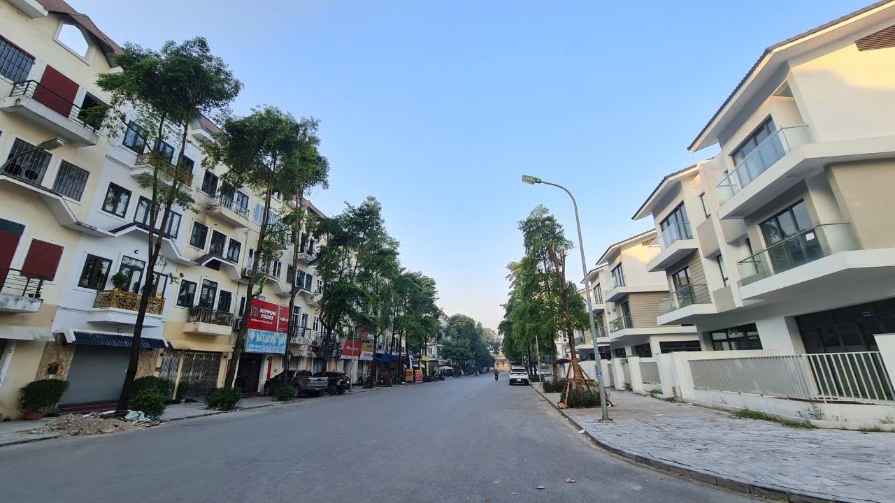 Cần bán gấp căn biệt thự 100 m2, giá 13 tỷ tại Phường Dương Nội - Hà Đông - Hà Nội
