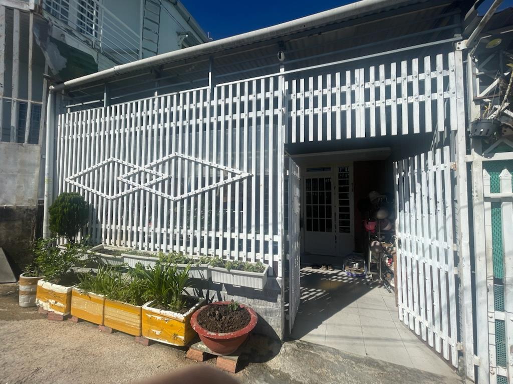 Cần bán gấp nhà sổ riêng 94 m2 tại Đường Thiện Ý - 4 - Đà Lạt - Lâm Đồng, giá 3,6 tỷ