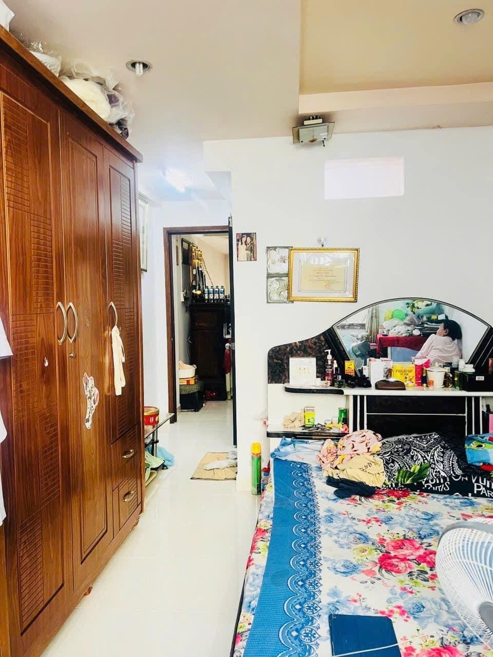 Cần bán gấp bán nhanh nhà sổ riêng 62 m2 tại Đường Bành Văn Trân - 8 - Tân Bình, giá 1,95 tỷ