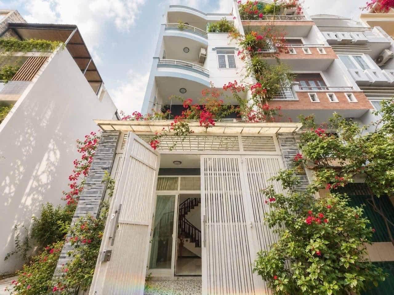 Chuyển nhượng nhà sổ hồng riêng 70 m2 tại Phố Vũ Ngọc Phan - 13 - Bình Thạnh, giá 11,5 tỷ