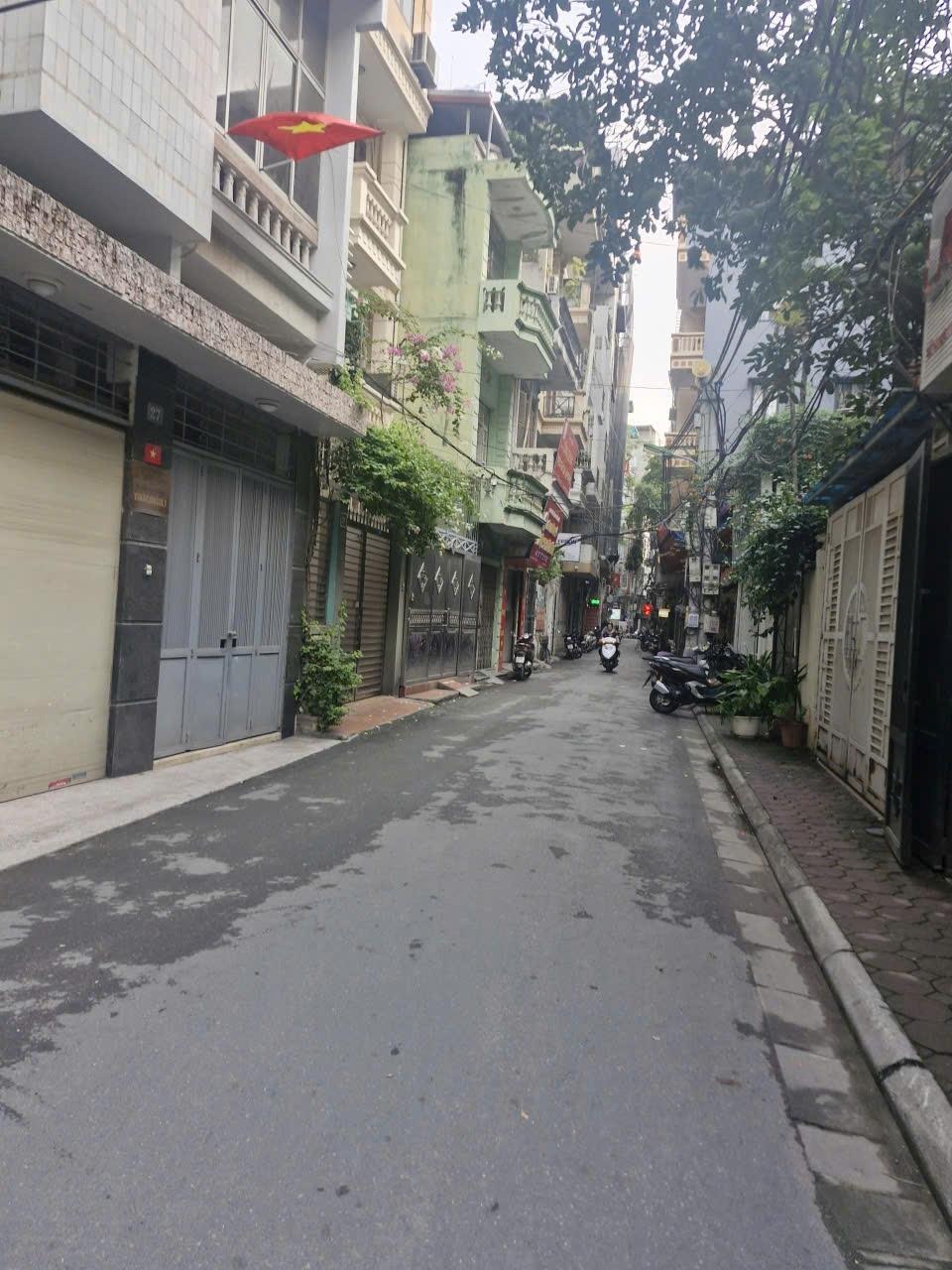 Cần bán gấp bán nhanh nhà sổ riêng 37 m2 tại Đường Lạc Long Quân - Nghĩa Đô - Cầu Giấy, giá 12 tỷ
