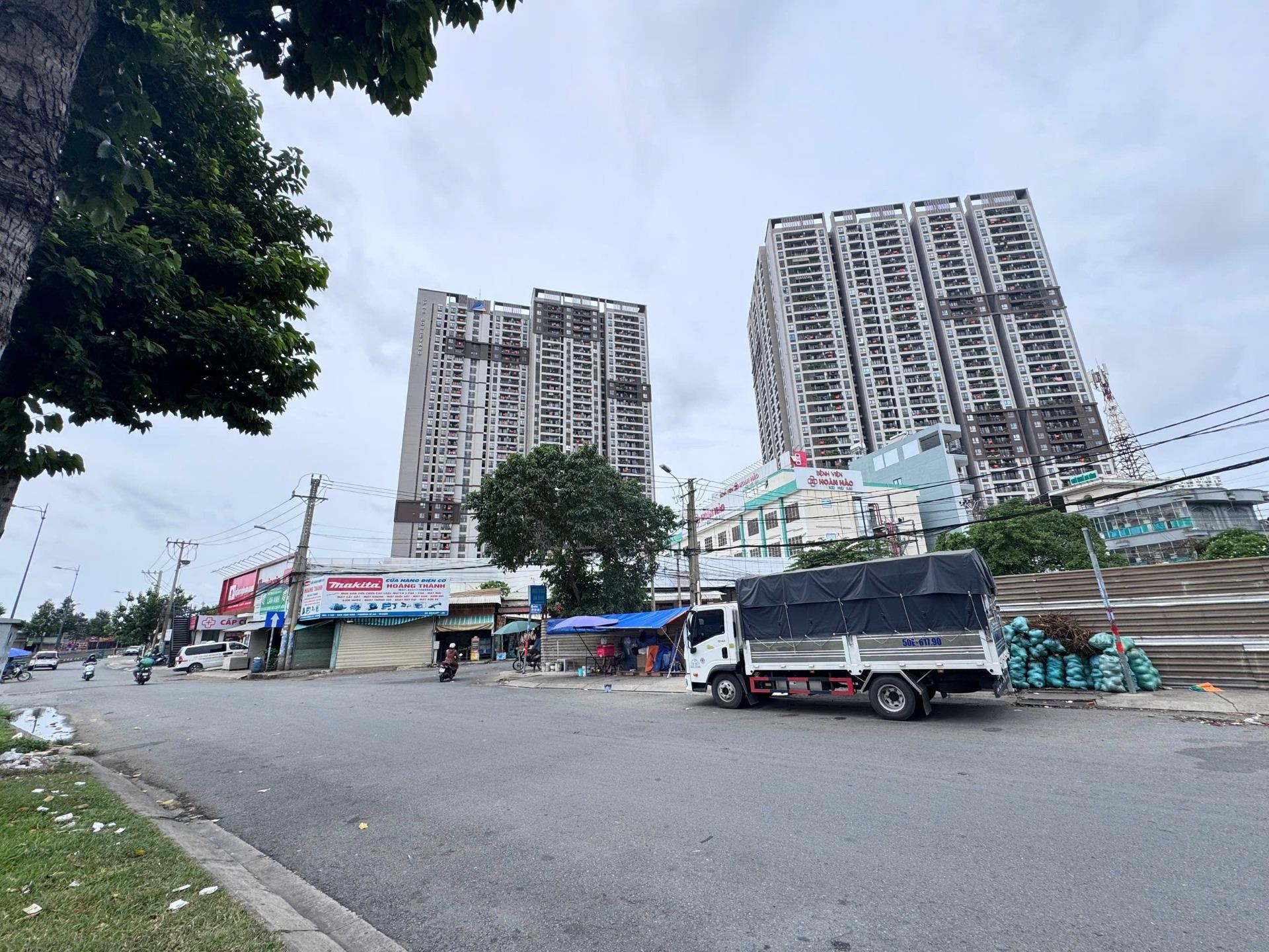 Cần bán gấp lô đất sổ riêng 5300 m2, hướng Đông-Nam tại Thủ Đức - TP Hồ Chí Minh, giá 400 tỷ