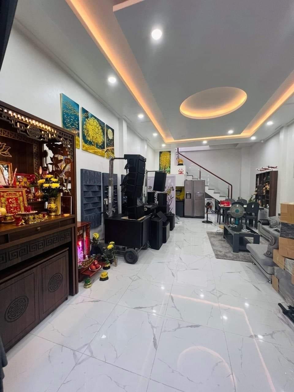 Cần bán gấp nhà sổ hồng riêng 66 m2 tại Đường Đào Tông Nguyên - Phú Xuân - Nhà Bè, giá 1,35 tỷ