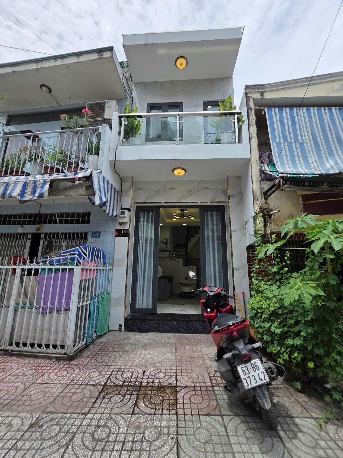 Sở hữu ngay căn nhà mặt phố 24 m2, hướng Đông tại Đường Cao Xuân Dục - 12 - Quận 8, giá 5,29 tỷ